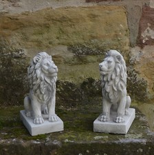 Lion lot de 2 statuettes en pierre H.34 cm 25 x 14 cm gris 22 kg béton blanc ...