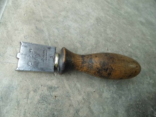 Ancien outil cordonnerie - , de
