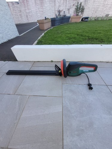 Taille haie électrique bosh - taille,