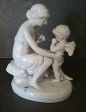 GROUPE PORCELAINE CAPODIMONTE