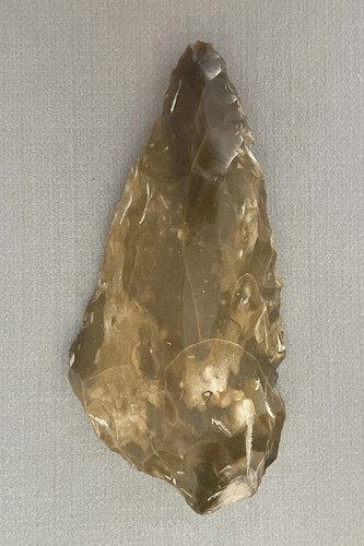 Silex préhistorique taillé