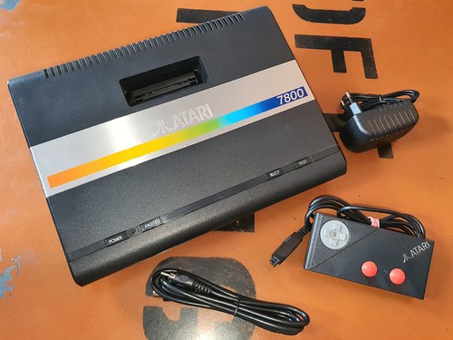 Atari 7800 console - atari,