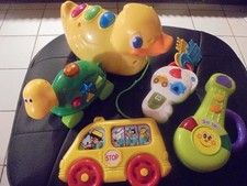 LOT DE 5 JOUETS SONORES -