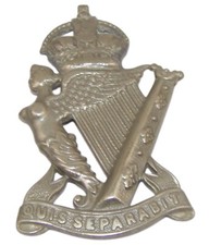 Cap badge Royal Ulster Rifles GB WW1/WW2 anglais