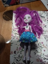 POUPEE ENCHANTIMALS