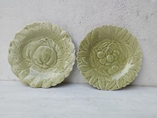 2 assiettes en barbotine