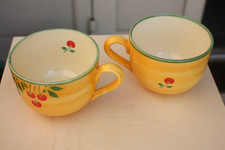 Duo grandes tasses ou bols faïence Lunéville jaune décor cerises