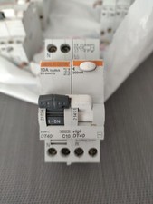 Disjoncteur Différentiel MERLIN Gerin  DT40 C10 21024 230V vigi  300mA 21451  