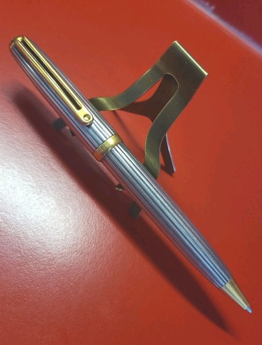 Magnifique stylo bille roller