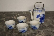 mini service à thé, en porcelaine blanche à décor bleu, théière + 4 bols