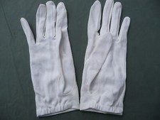 paires de gants anciens blanc