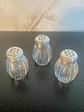 CHRISTOFLE PERLES - 3 MIGNONNES PETITES SALIERES DE TABLE ARGENT MASSIF, CRISTAL