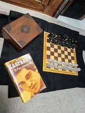 Jeu d'échecs complet  en pierre et Dames   avec plateau + Boite+ Livre Kasparov