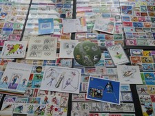 (LOT-VRAC250 ) 411 Beaux TIMBRES NEUF** monde motif SPORT  (photo ds le texte)