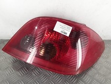 Feu arriere principal droit