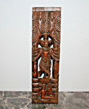 panneau de bois sculpté