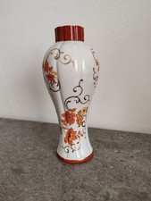 Vase En Porcelaine De Couleuvre. Motifs Fleuris. France
