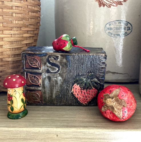Vtg strawberry themed - vtg,
