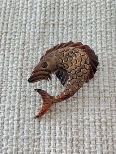 Broche corne poisson - en,