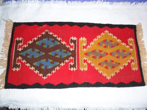 Ancien petit tapis