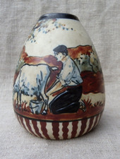 CIBOURE - VASE À DÉCOR TOURNANT BASQUE - FISHER - MOREAU - H : 10,7 cm