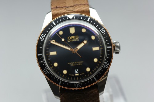 Box paper montre - [box, paper]
