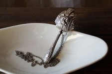 Ancien hochet de nourrice bébé en argent chat