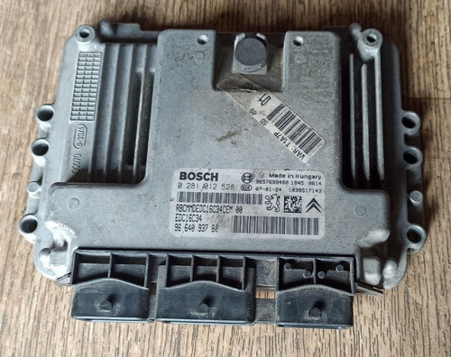 Calculateur moteur ecu peugeot - calculateur,