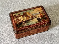 Boîte à biscuit ancienne, Le