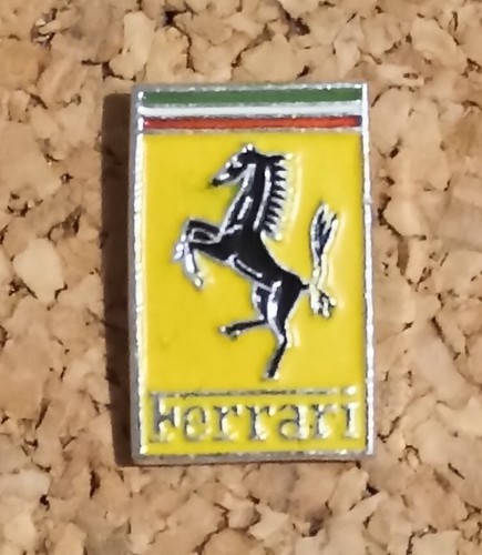 Pin ferrari cheval - pin's, voiture