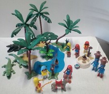 LOT PLAYMOBIL FEMMES PUISANT DE L'EAU OASIS- PALMIERS- PUITS- VOILE- CROCODILES