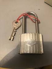 Ancien Cadenas Neuf SOS  Avec