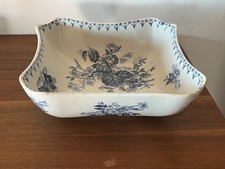 Plat creux saladier carré et lobé en faïence de Sarreguemines modèle Flore bleu