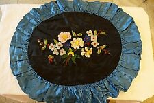 grands coussins en satin avec broderies retro vintage kitsch roulotte gitan