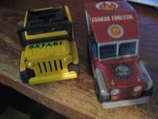 GOZAN et PAYVA Lot de 2 jeeps tole en bon etat