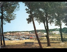 CAP FERRET / LA VIGNE (33) VILLAS & STATION SERVICE BP au PORT PLAISANCE en 1972