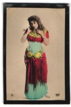 Mini carte postale jeune femme