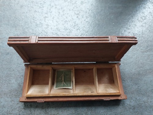 Boîte timbres 1930 - À, bois
