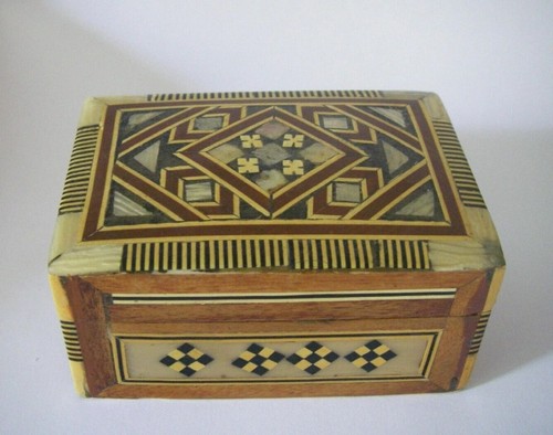 Boite marqueterie bois - marqueterie, nacre