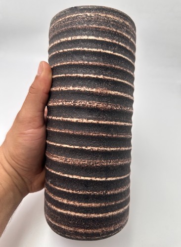 Vase cylindrique texturé