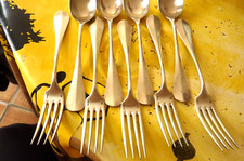 5 fourchettes 4 cuillères anciennes modèle uniplat de chez Christofle