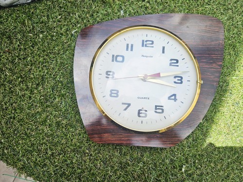 Horloge hangarter - horloge,