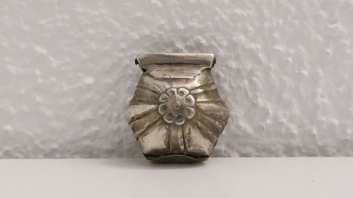 Ancienne petite boîte - ancienne,