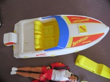 BATEAU BAYWATCH AVEC SCOOTER