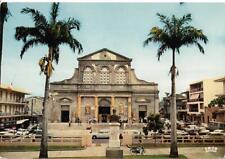 GUADELOUPE - POINTE A PITRE - la cathédrale - automobile