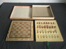 Ancien Échiquier En Albâtre