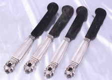 GEORG JENSEN - QUATRE COUTEAUX