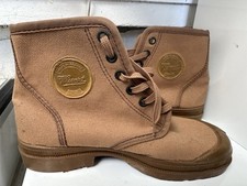 PAIRE DE CHAUSSURE DE BROUSSE