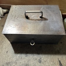 (n2) Ancienne Boîte En Métal À Clef , Coffre Fort