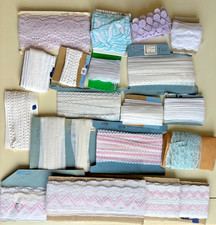 Lot de chutes de dentelle de